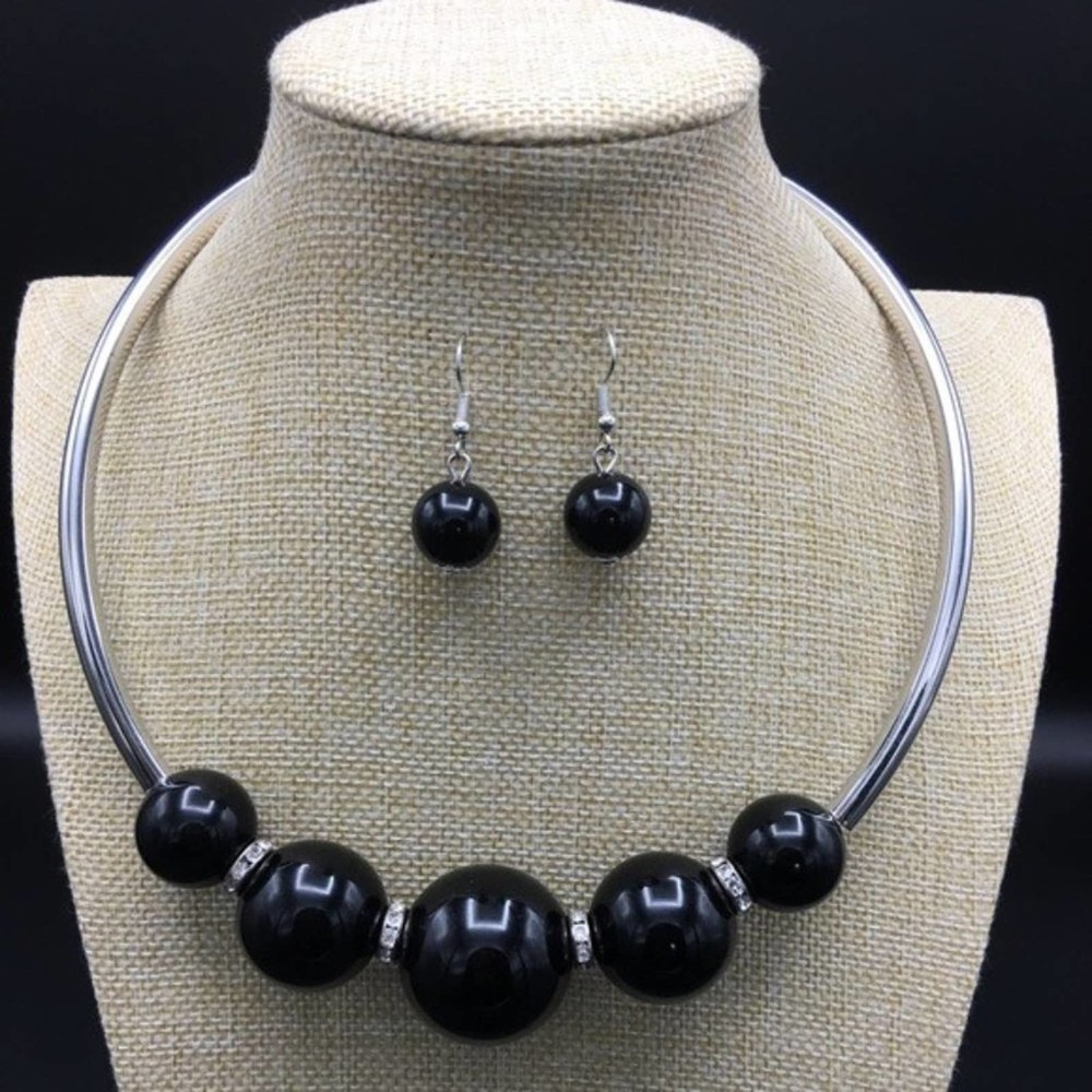 Necklace Set Silver & Black Ball